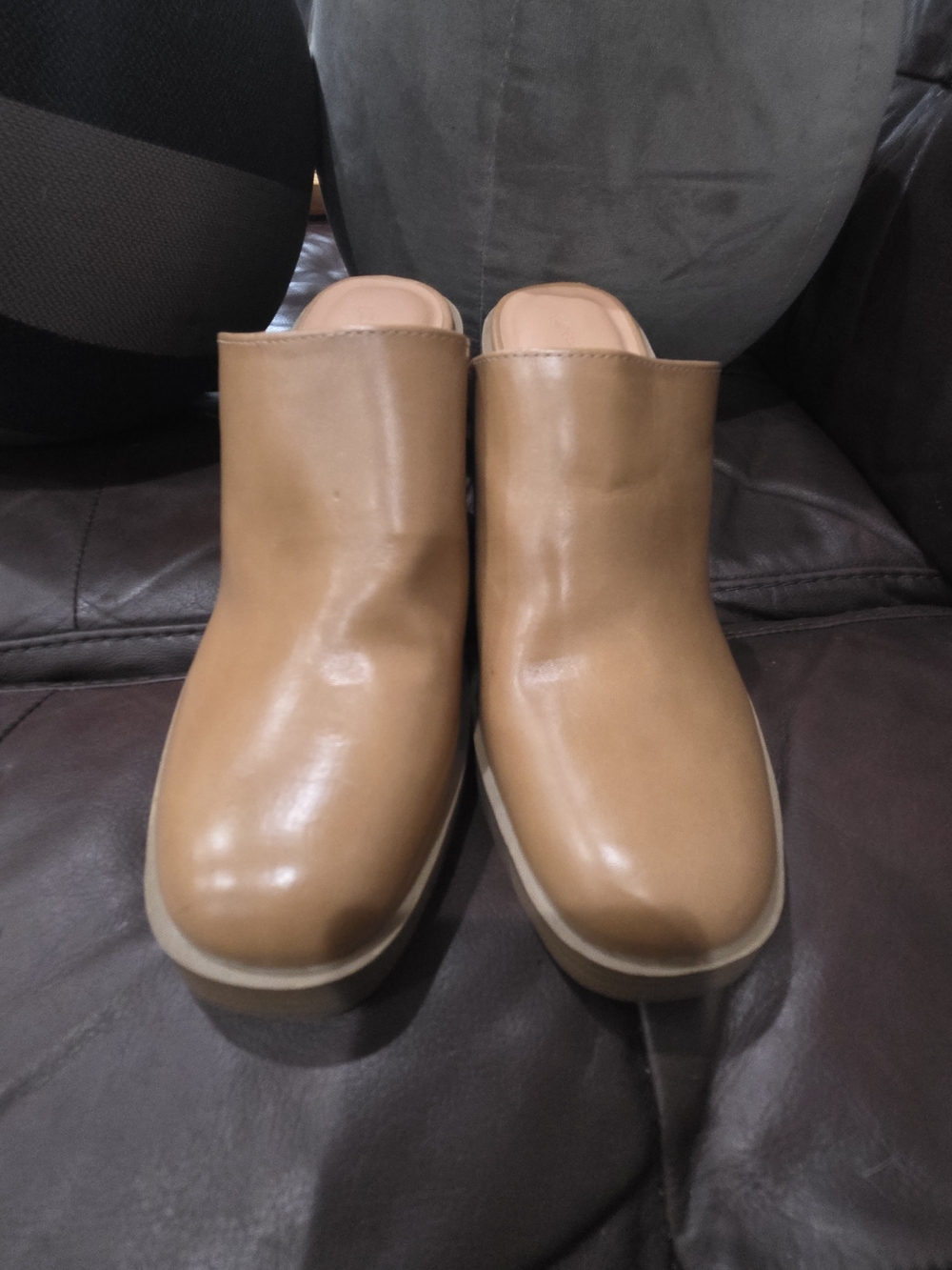 Universal Thread Tan Platform Mule Clogs - Picture 2 of 8